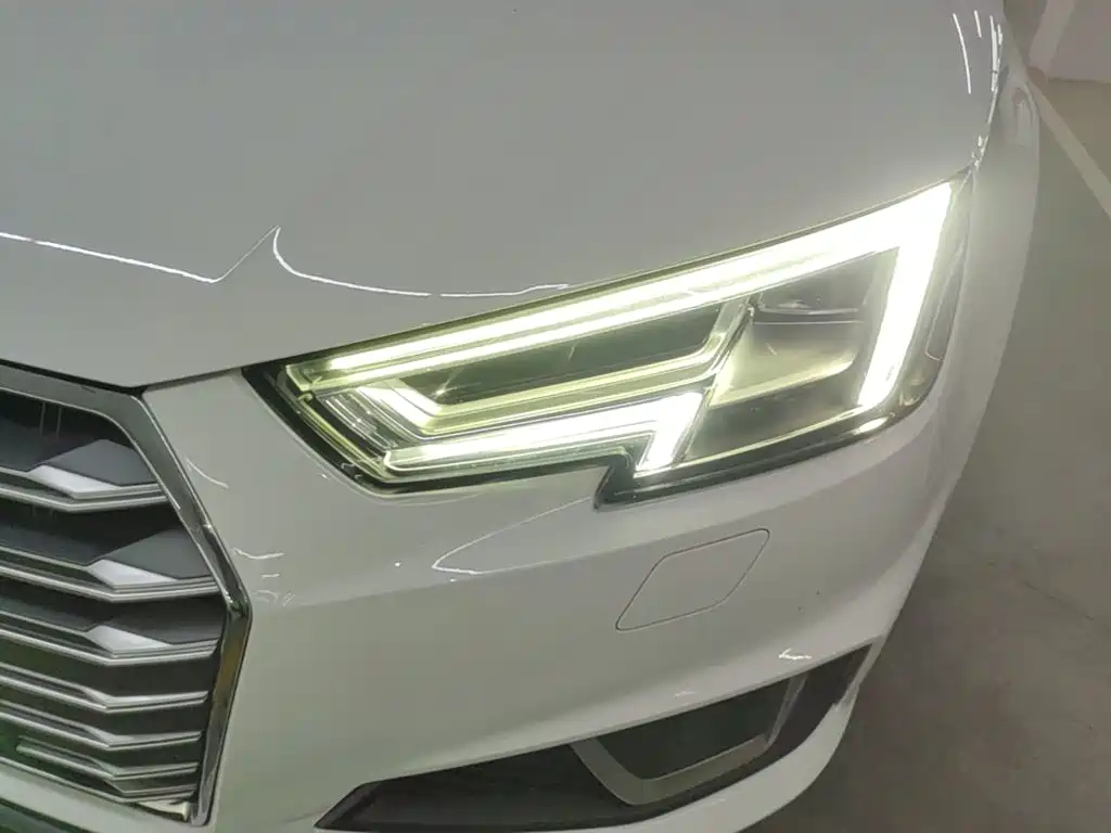 Audi A4L 2019 — фото 24