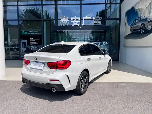 BMW 1 Series 2021