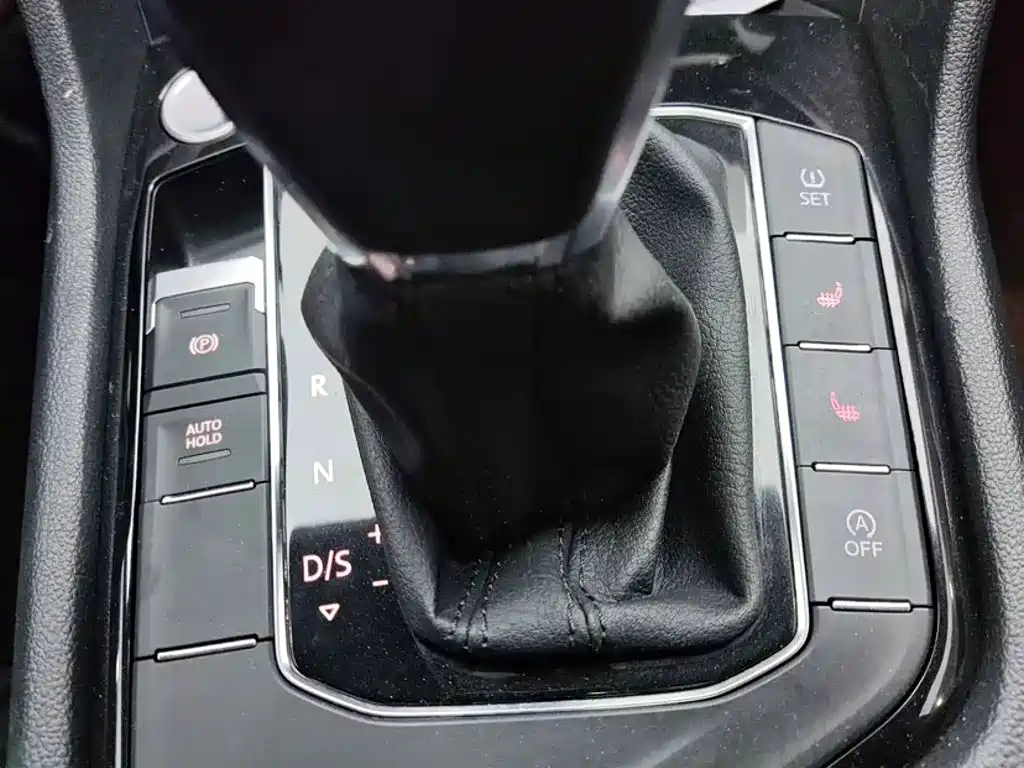 Volkswagen Tiguan L 2023 — фото 15