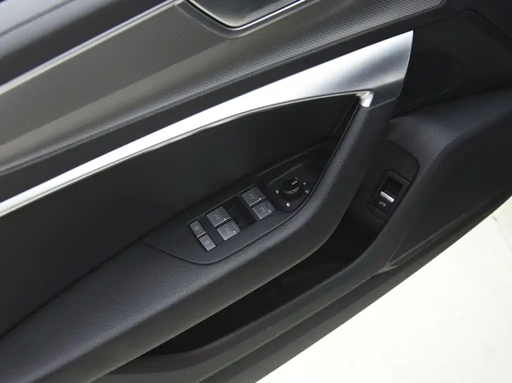 Audi A6L 2023 — фото 11