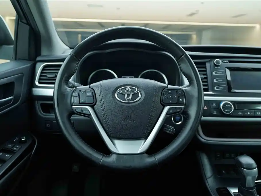 Toyota Highlander 2020 — фото 18