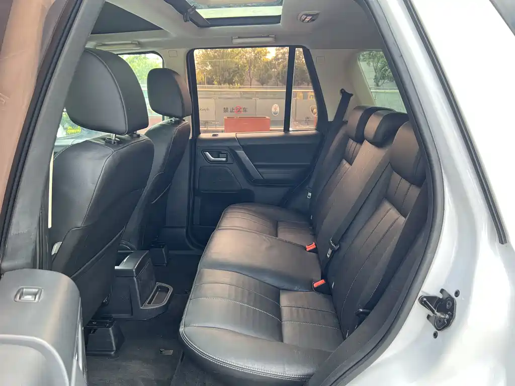 Land Rover Freelander 2 2014 — фото 12