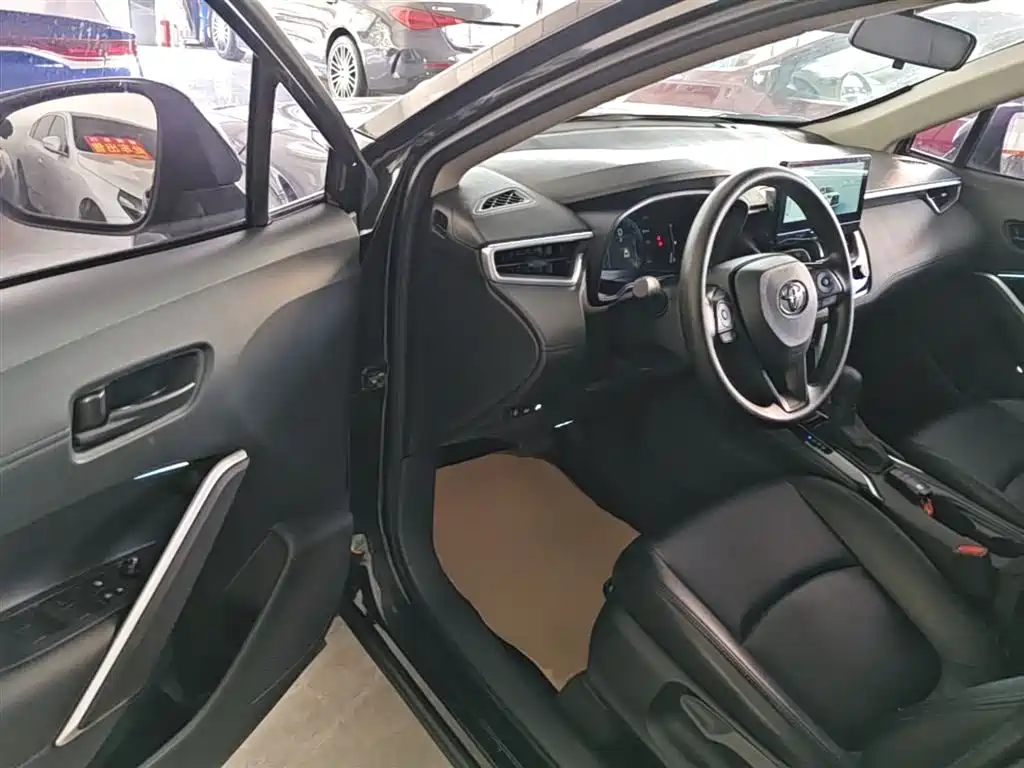 Toyota Corolla Cross 2025 — фото 16