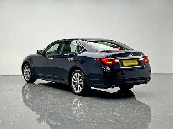 Infiniti Q70 2017