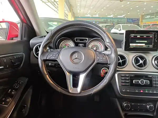 Mercedes-Benz GLA 2015