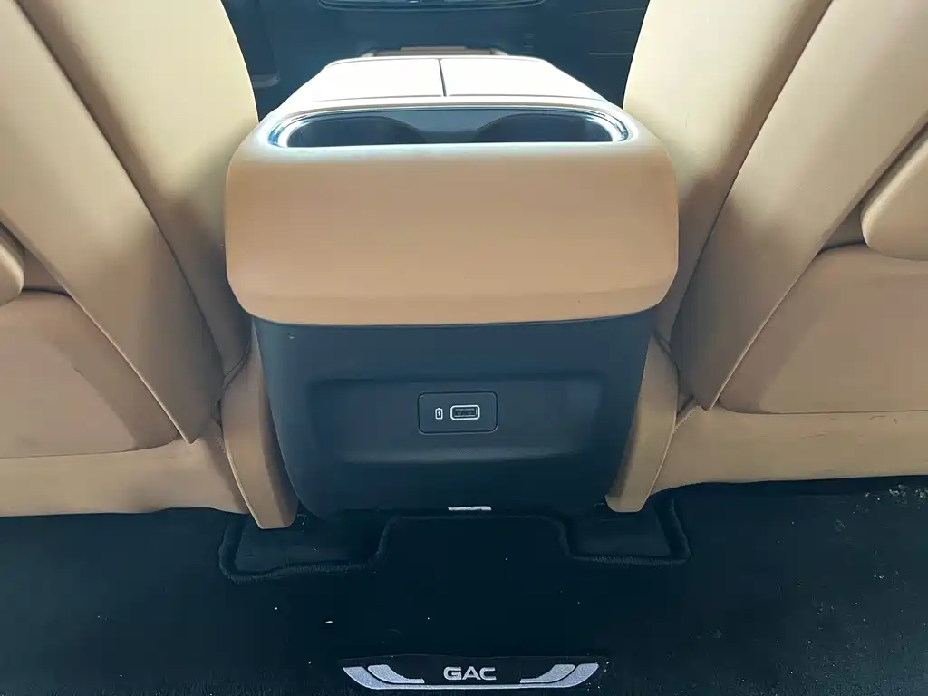 GAC Trumpchi E8 PHEV 2024 — фото 11