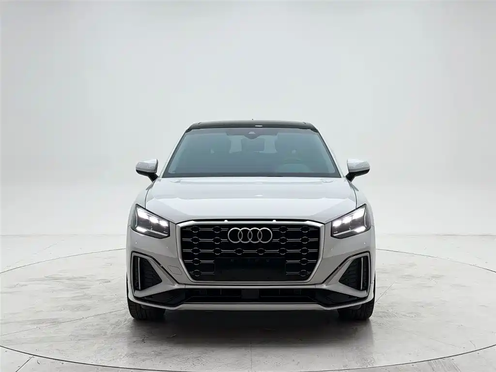 Audi Q2L 2022 — фото 2