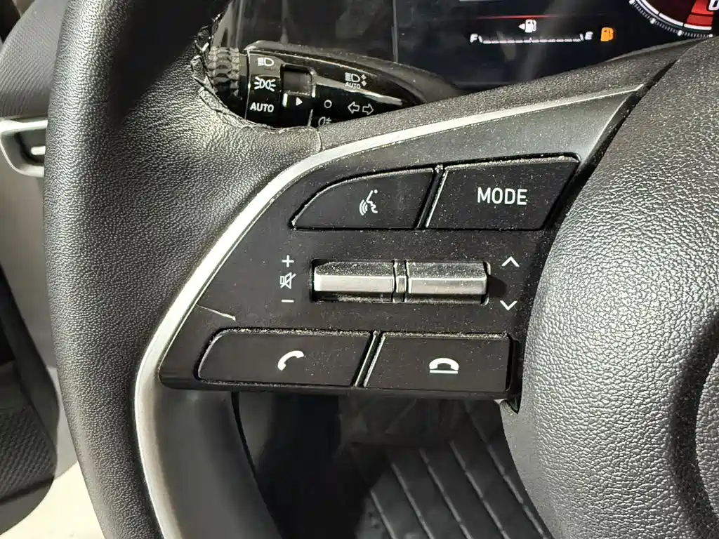 Hyundai Elantra 2022 — фото 11