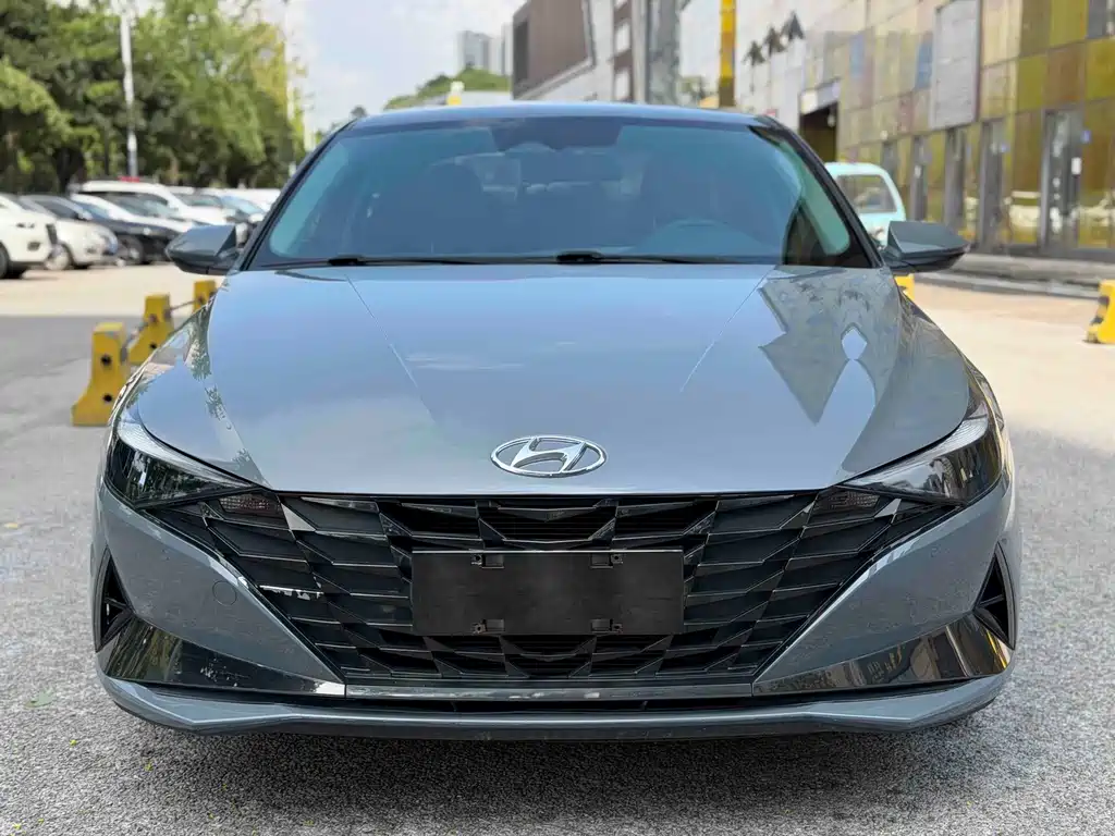 Hyundai Elantra 2022 — фото 2