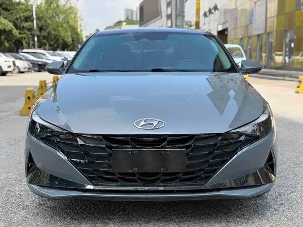 Hyundai Elantra 2022