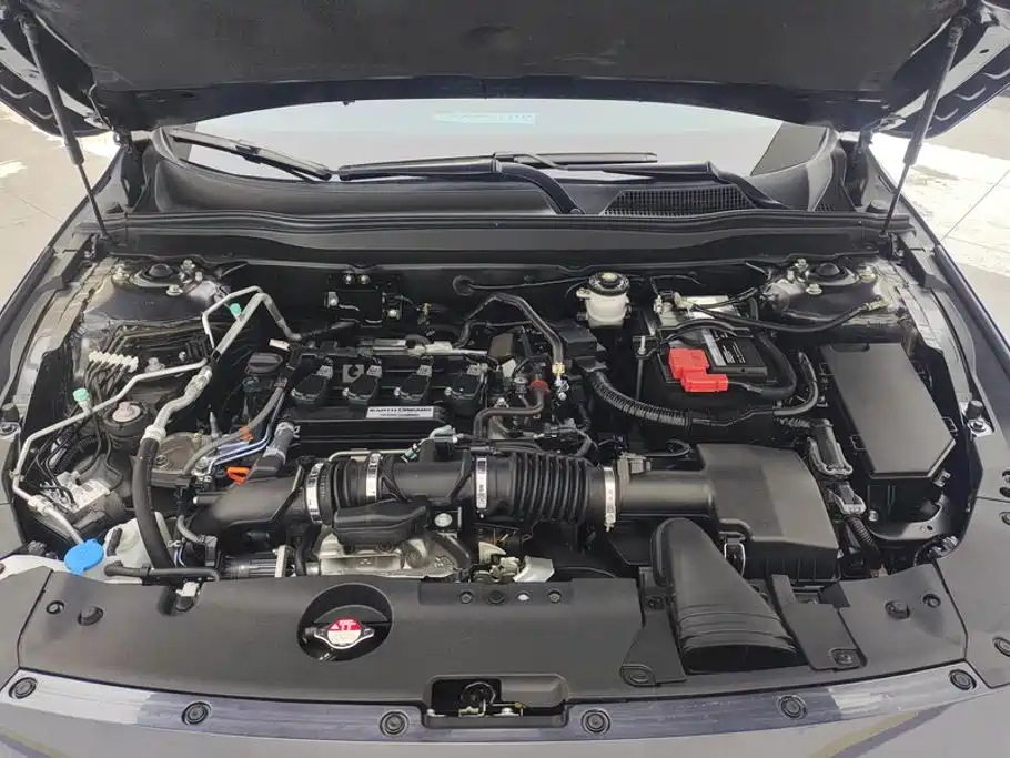 Honda Accord 2022 — фото 10