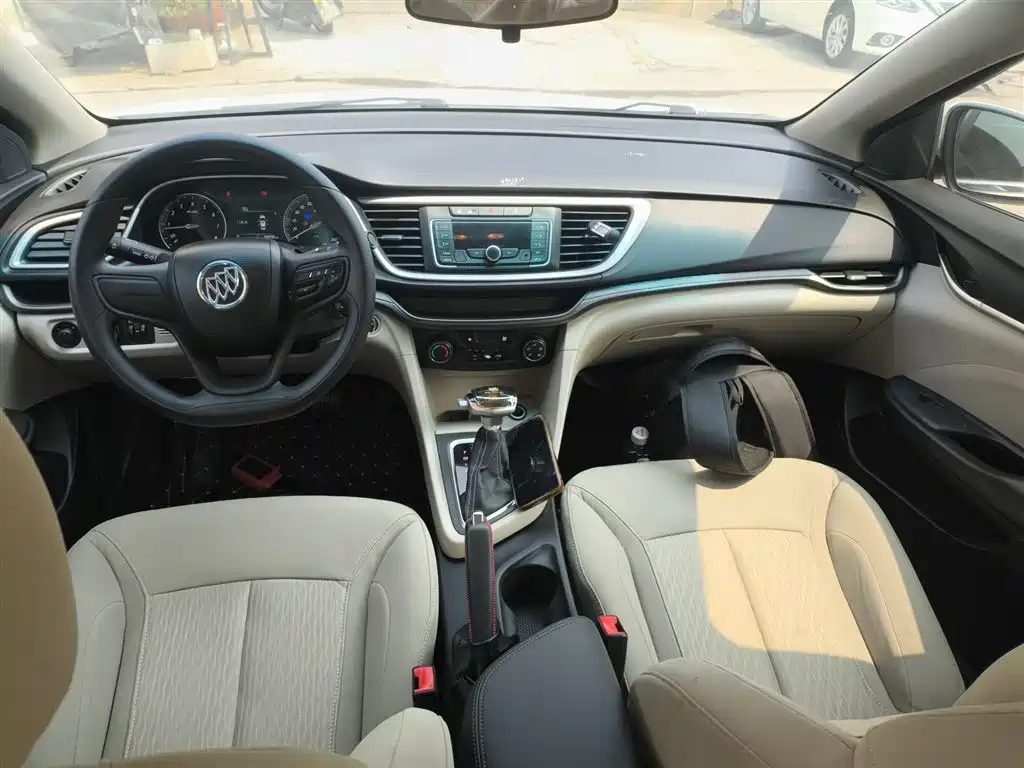 Buick Excelle 2015 — фото 6