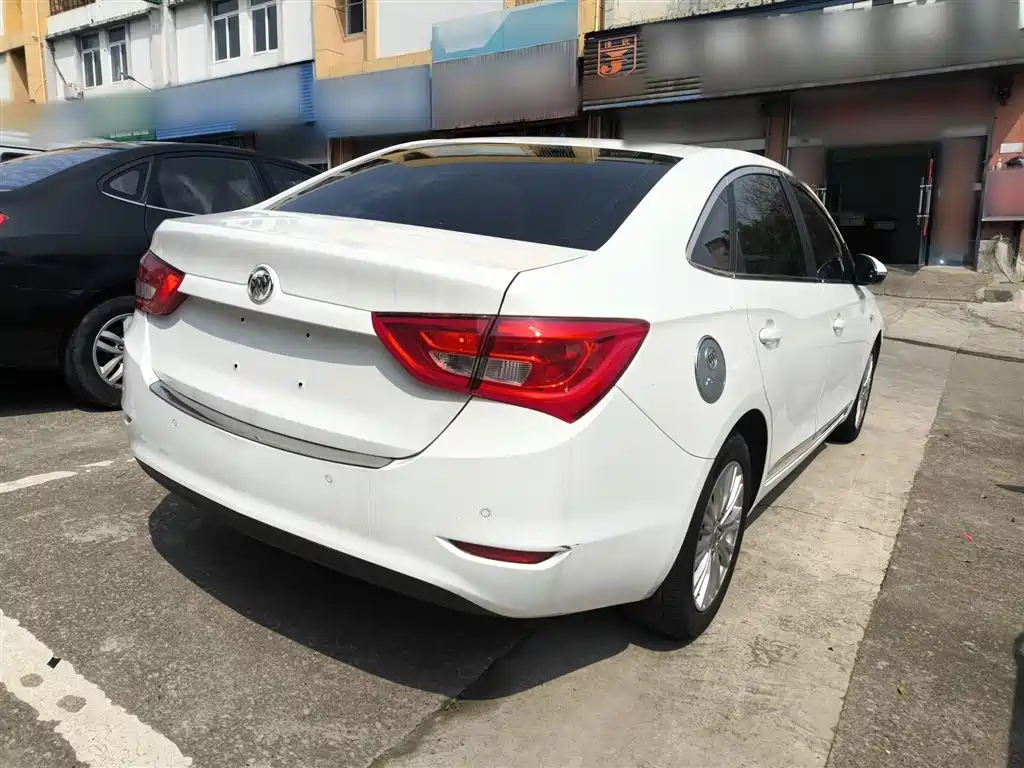 Buick Excelle 2015 — фото 5