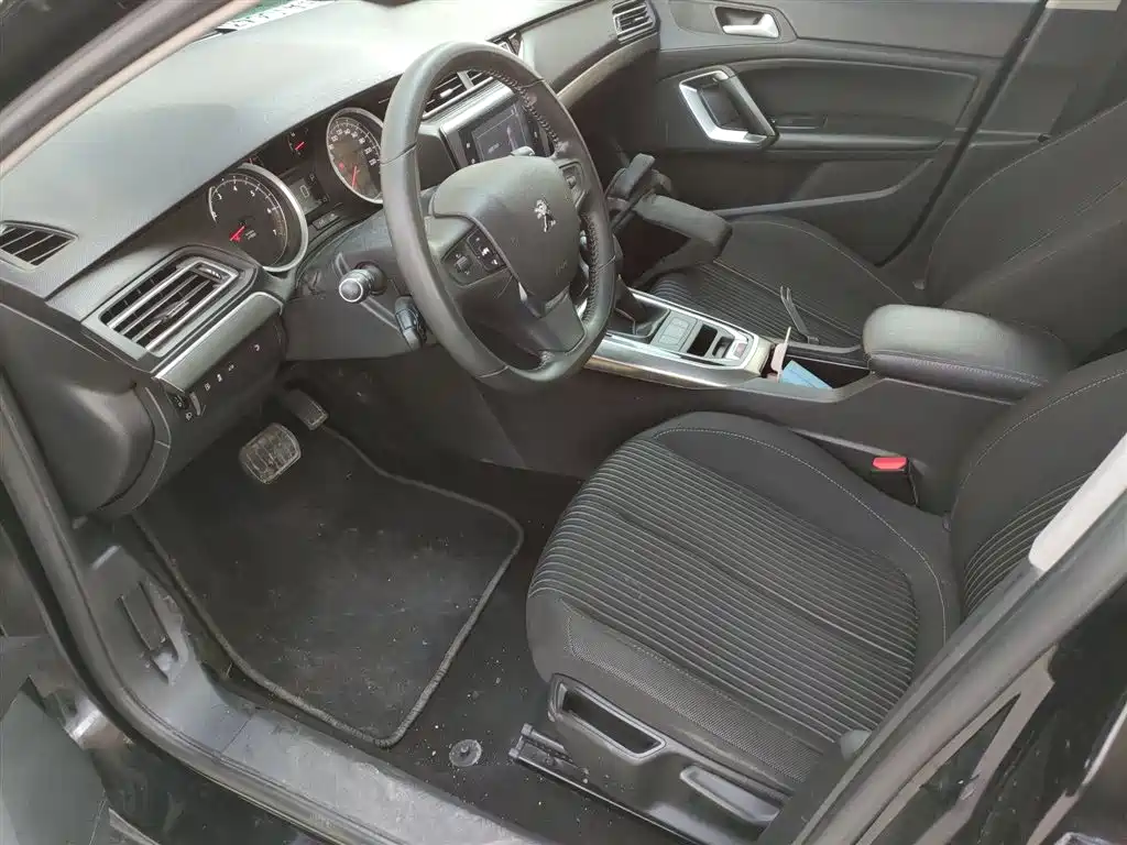 Peugeot 408 2015 — фото 15