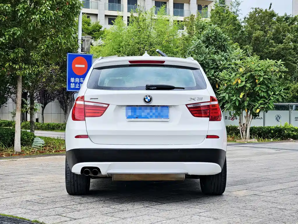 BMW X3 2012 — фото 12