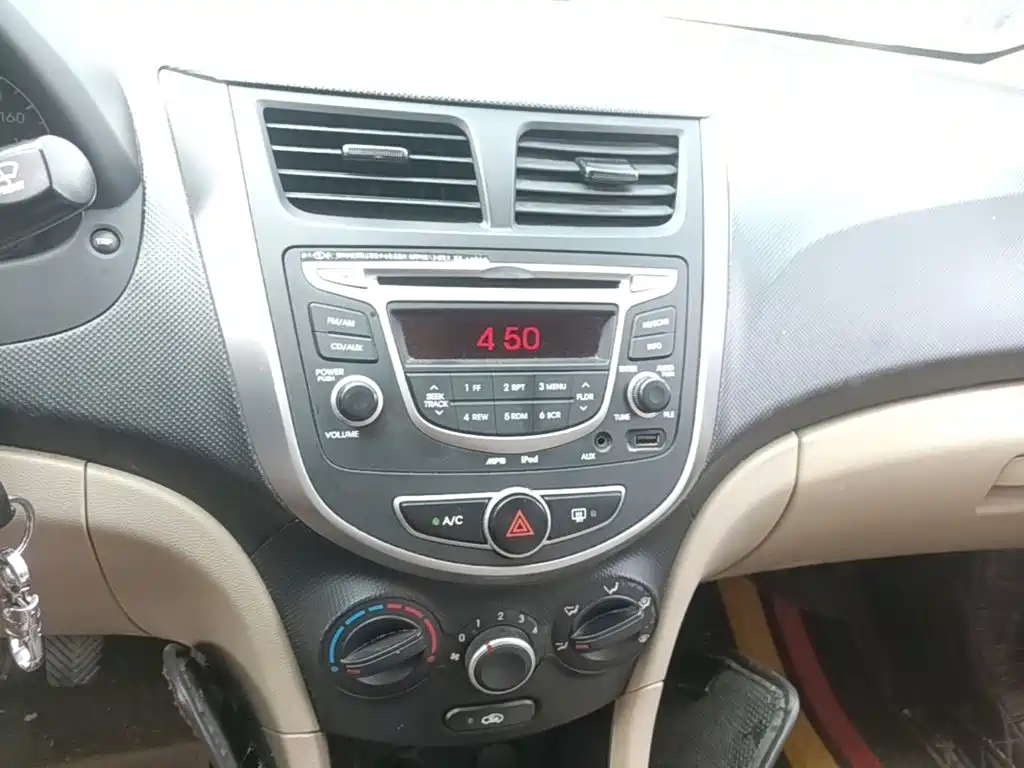 Hyundai Accent 2015 — фото 18
