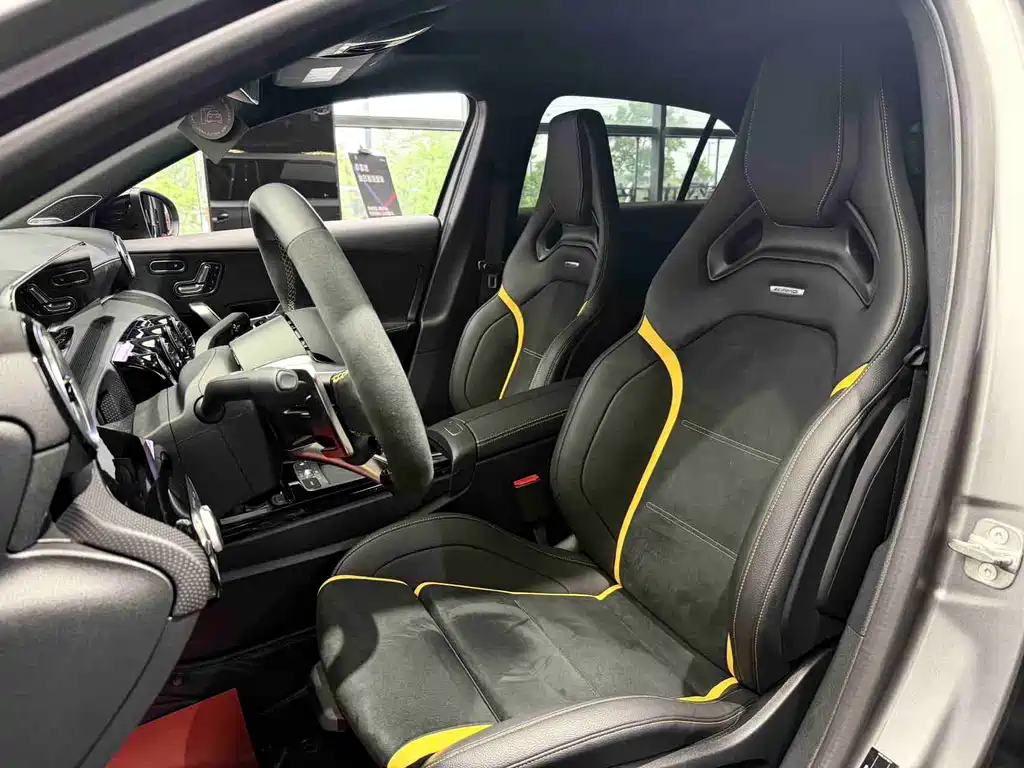 Mercedes-Benz A-Class AMG 2025 — фото 8