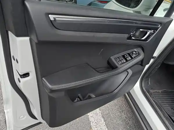 Porsche Macan 2024