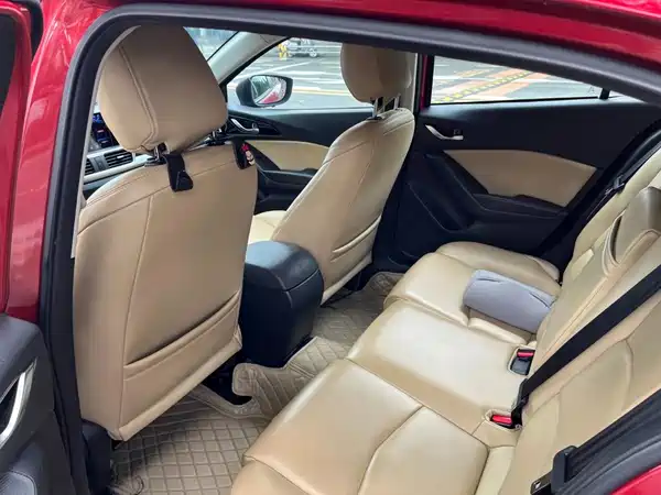 Mazda 3 Axela 2014