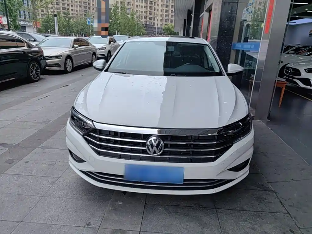 Volkswagen Sagitar 2020