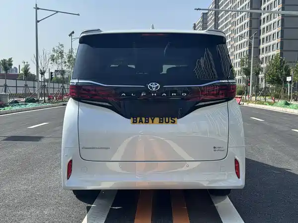Toyota Alphard 2025