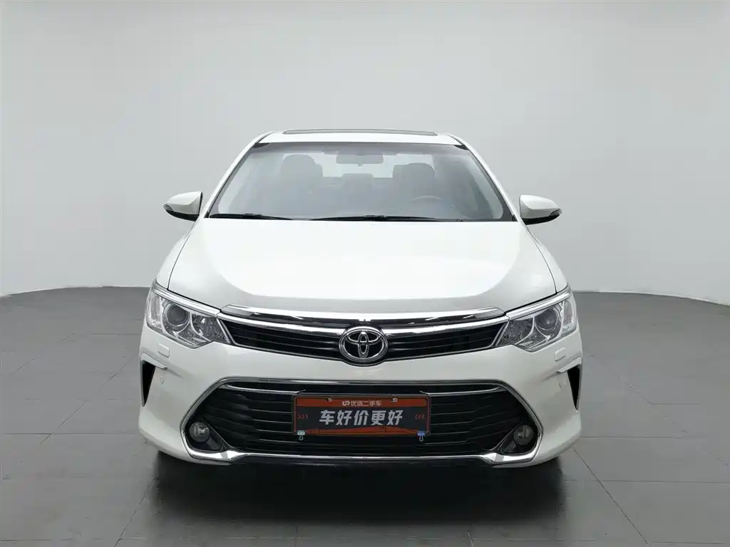 Toyota Camry 2016 — фото 3