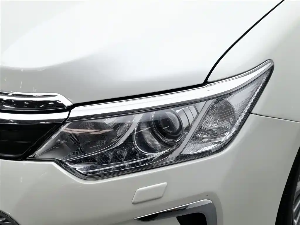 Toyota Camry 2016 — фото 7