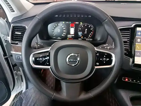 Volvo XC90 2015