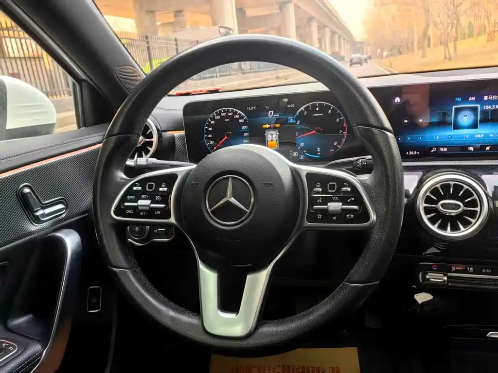 Mercedes-Benz A-Class 2019 — фото 9