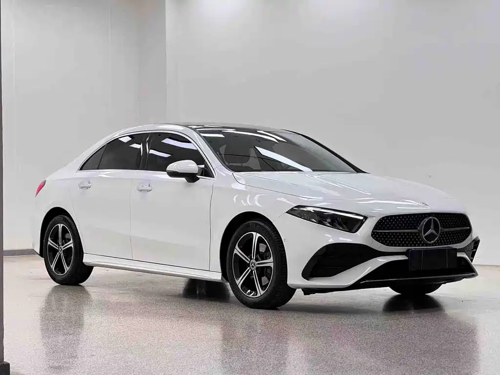 Mercedes-Benz A-Class 2025 — фото 3