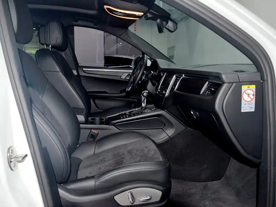 Porsche Macan 2017 — фото 19