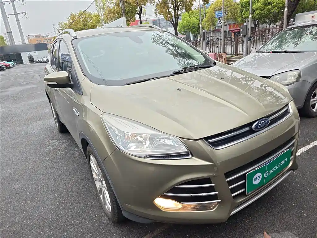 Ford Kuga 2015 — фото 22