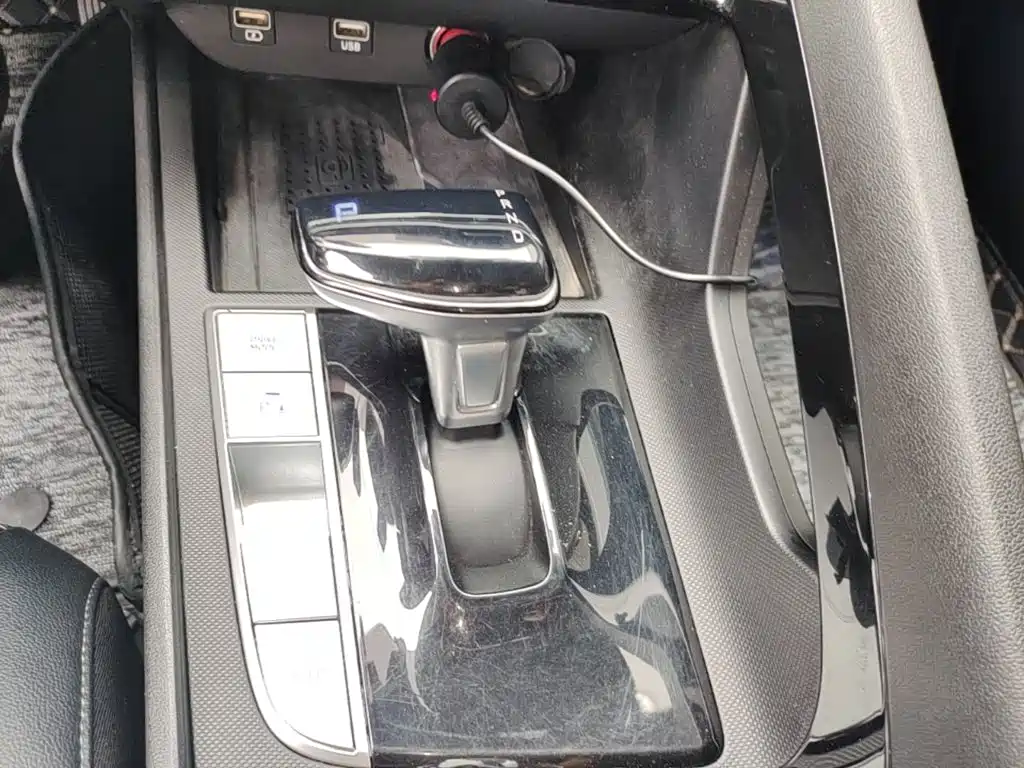 Hyundai Elantra 2020 — фото 10