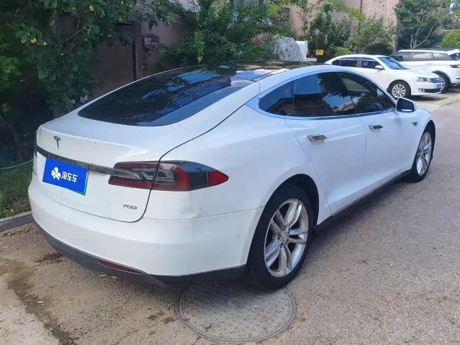 Tesla Model S 2015 — фото 3