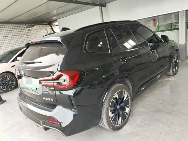 BMW iX3 2023