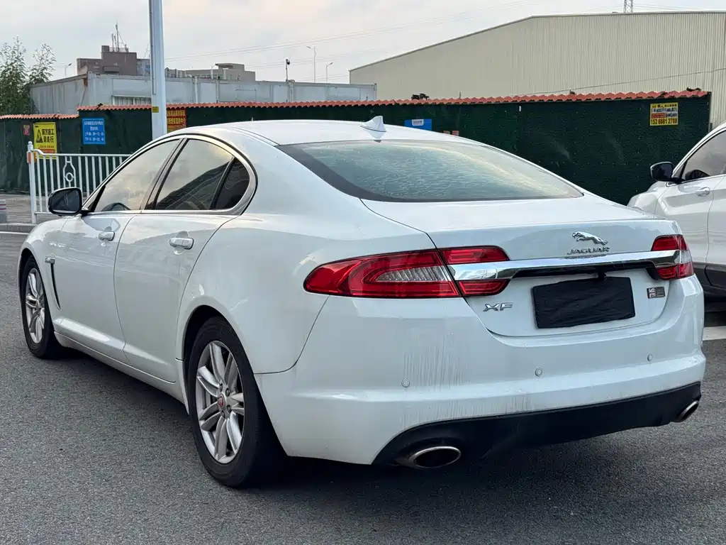 Jaguar XF 2014 — фото 7