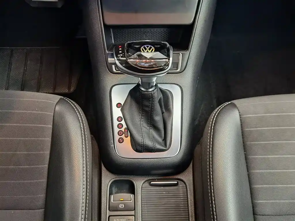 Volkswagen Tiguan 2018 — фото 13