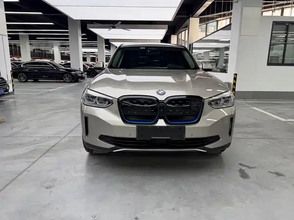 BMW iX3 2021
