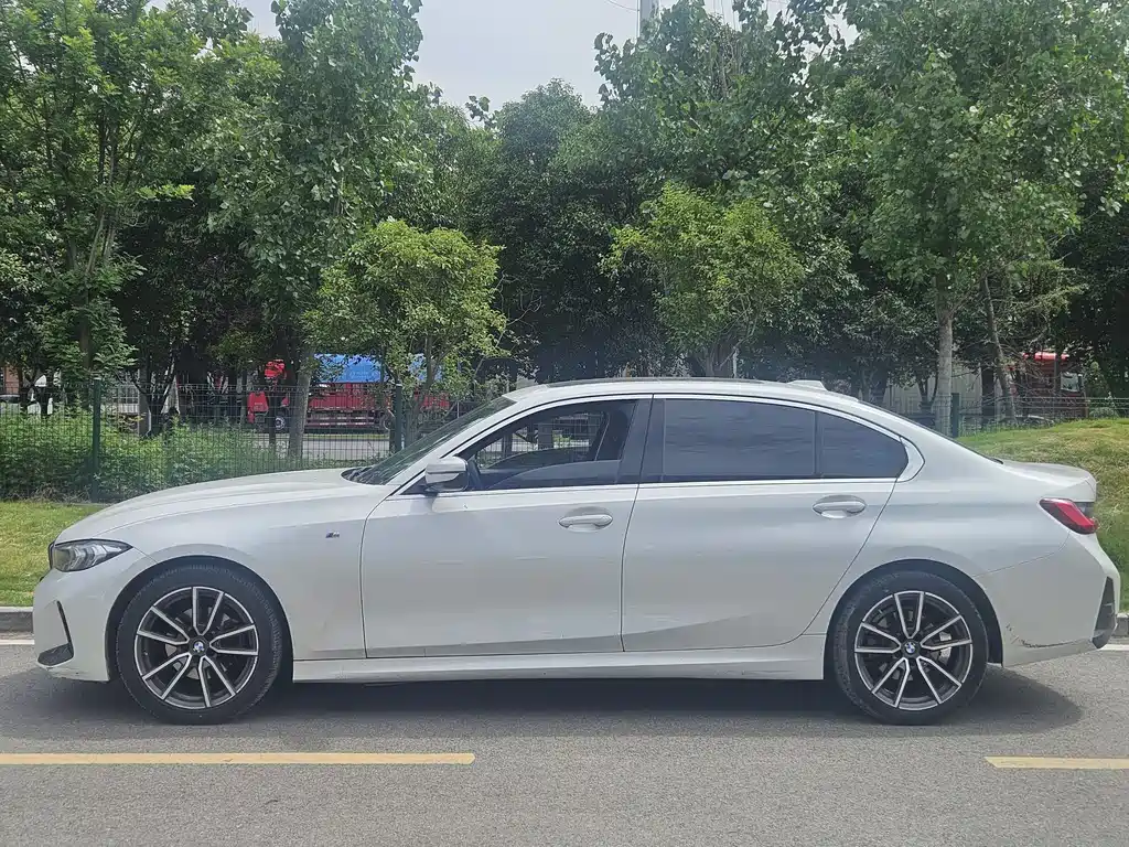 BMW 3 Series 2024 — фото 3