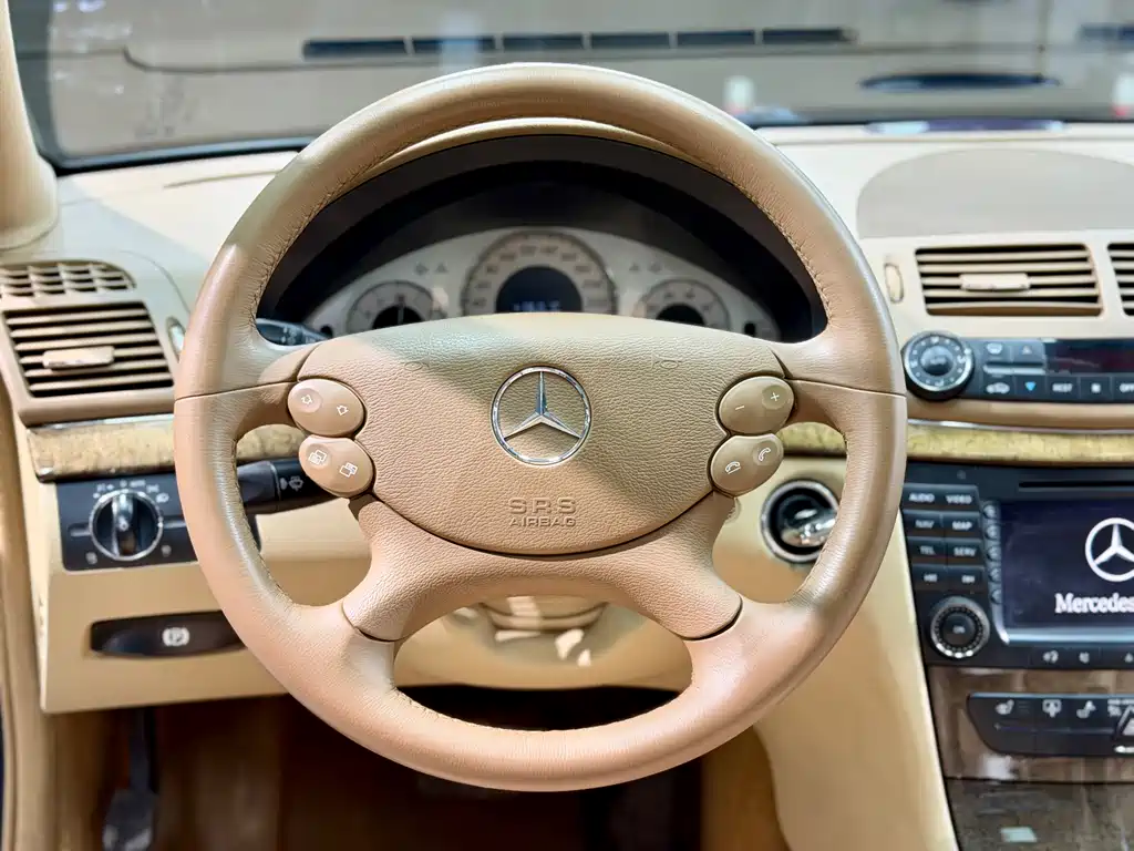Mercedes-Benz E-Class 2007 — фото 11