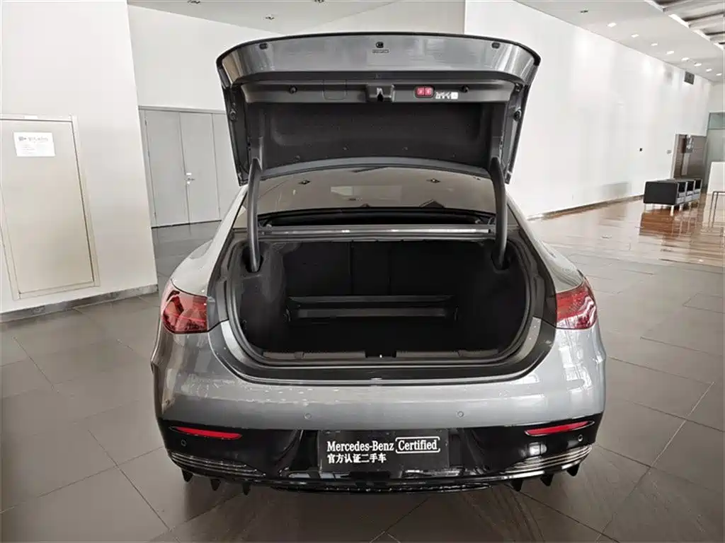 Mercedes-Benz EQE AMG 2024 — фото 6
