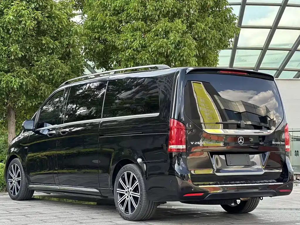 Mercedes-Benz V-Class 2023 — фото 6