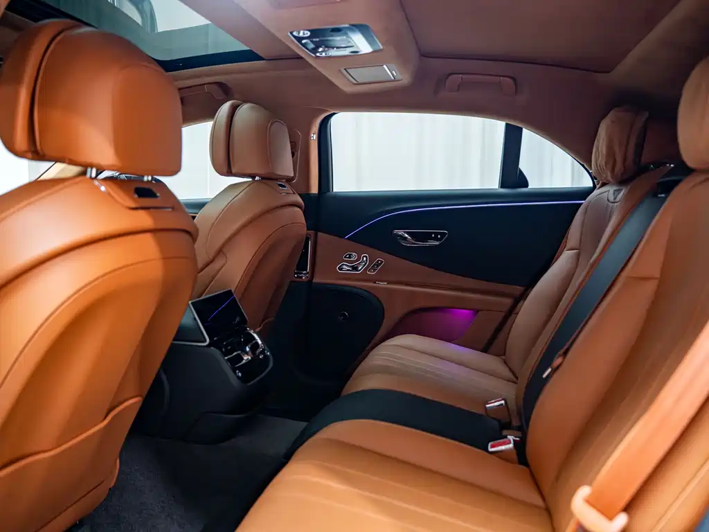 Bentley Flying Spur 2023 — фото 14