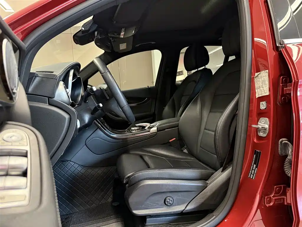 Mercedes-Benz GLC 2018 — фото 17