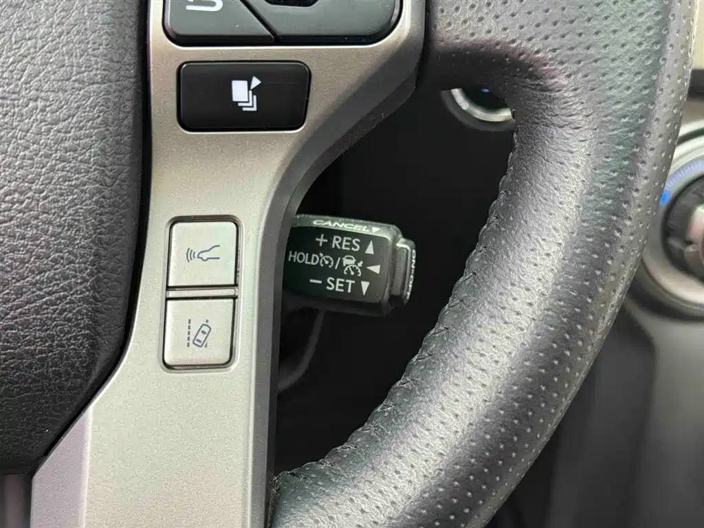 Toyota Land Cruiser 2020 — фото 17