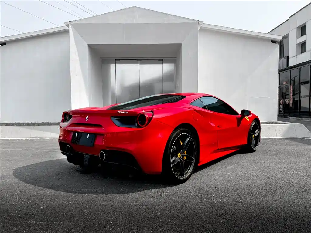 Ferrari 488 2017 — фото 8