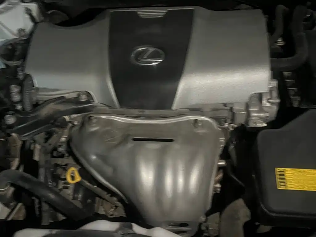 Lexus ES 2015 — фото 12
