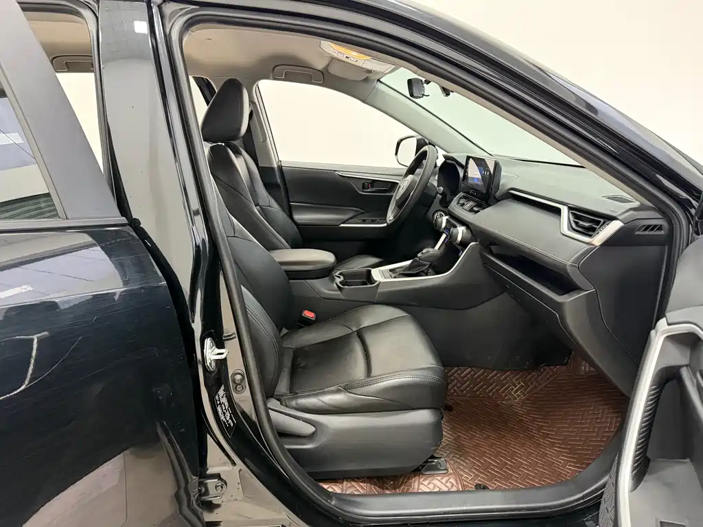Toyota Wildlander 2022 — фото 11