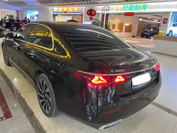 Mercedes-Benz E-Class 2024