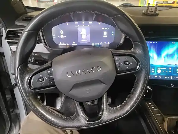 Lynk & Co 01 2023
